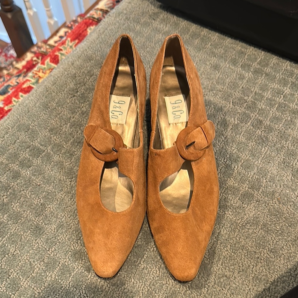 Vintage 9&Co Tan Suede Heels